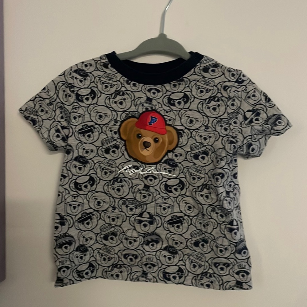Ralph Lauren Grey T-Shirt with blue design.